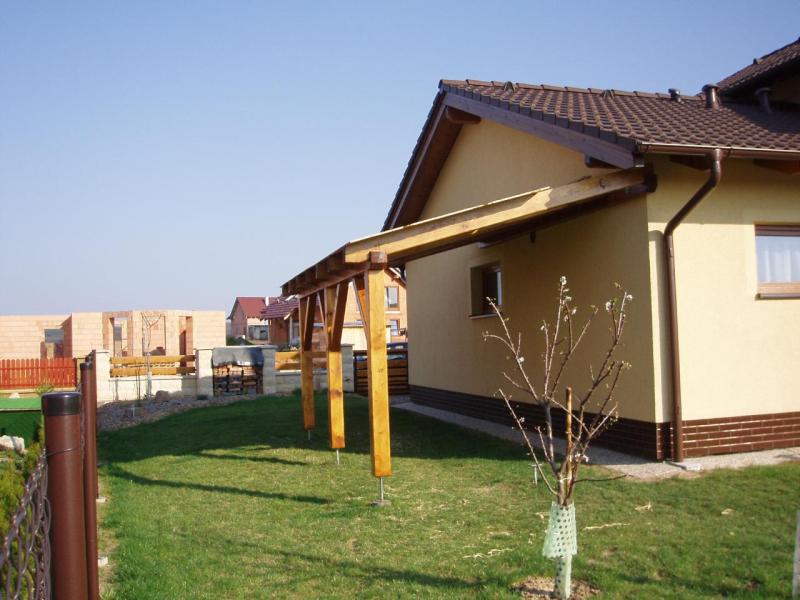 050 Krov přístřešku.jpg