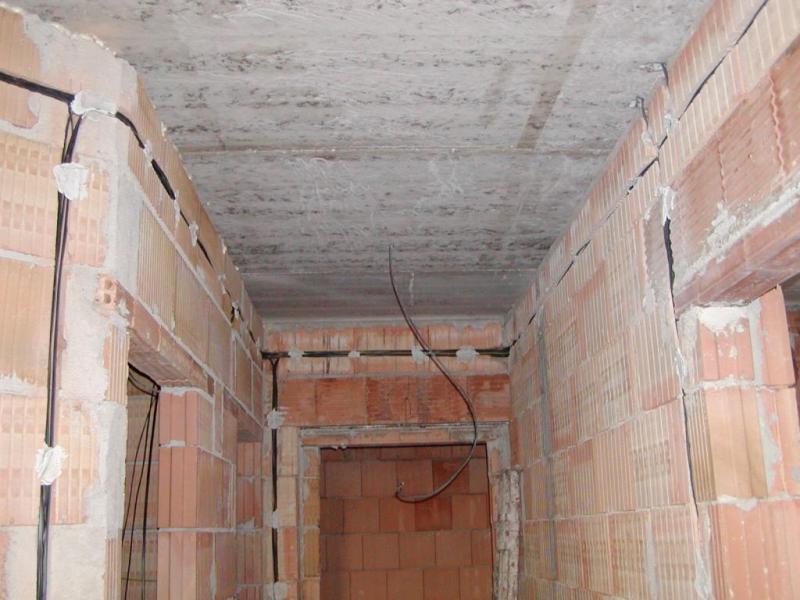 029 Elektroinstalace - přízemí - chodba.jpg